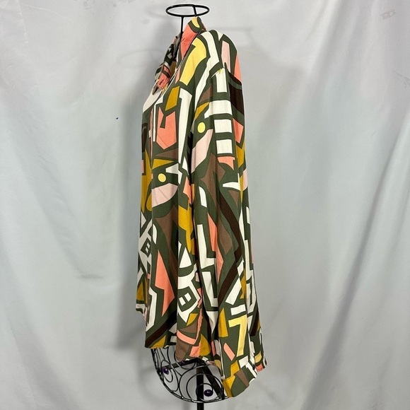 Big Dart colorful geometric button down size M - Picture 7 of 7